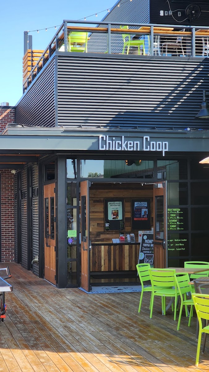 Chicken N Pickle - Overland Park